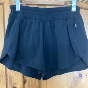 Lululemon run short